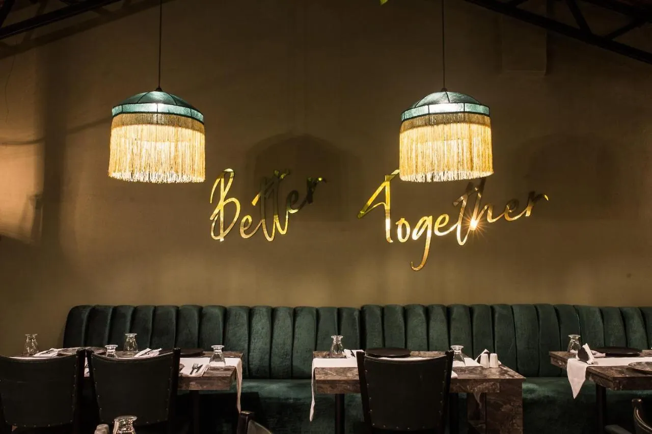 Mogla Tashan Hotel 무글라