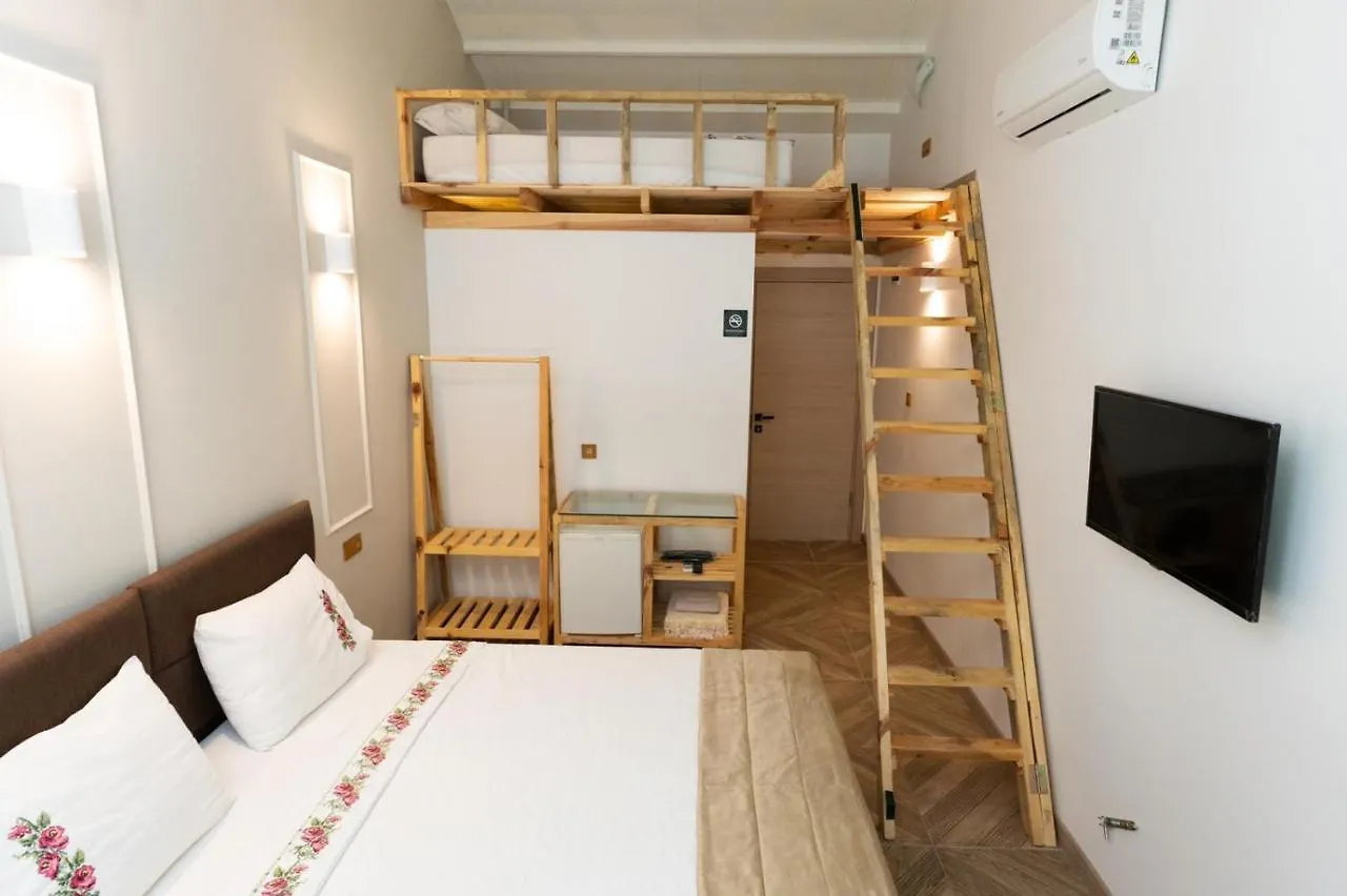 Mogla Tashan Hotel 무글라