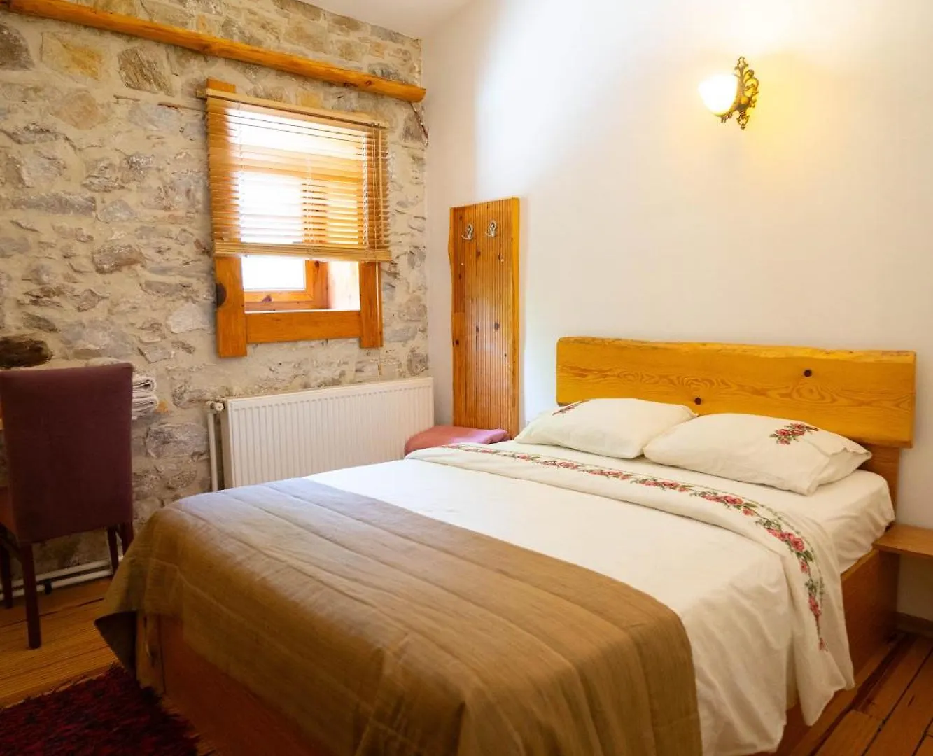 Mogla Tashan Hotel 무글라